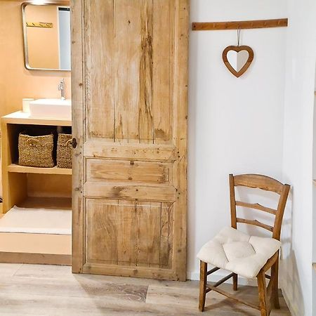 Le Petit Cocon De Chateau Chalon Exterior photo