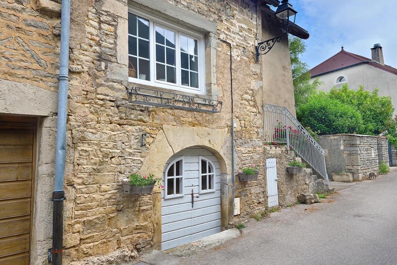 Le Petit Cocon De Chateau Chalon Exterior photo