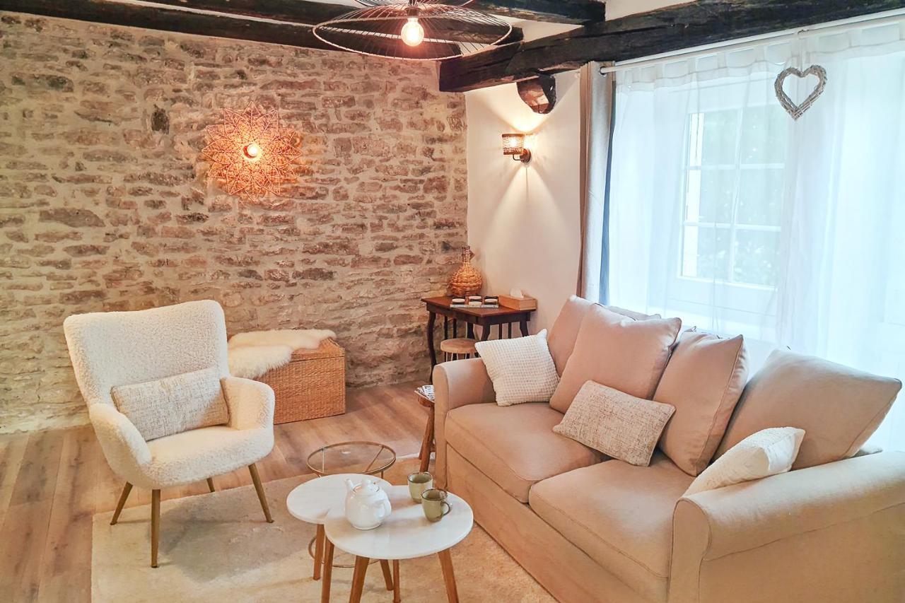 Le Petit Cocon De Chateau Chalon Exterior photo